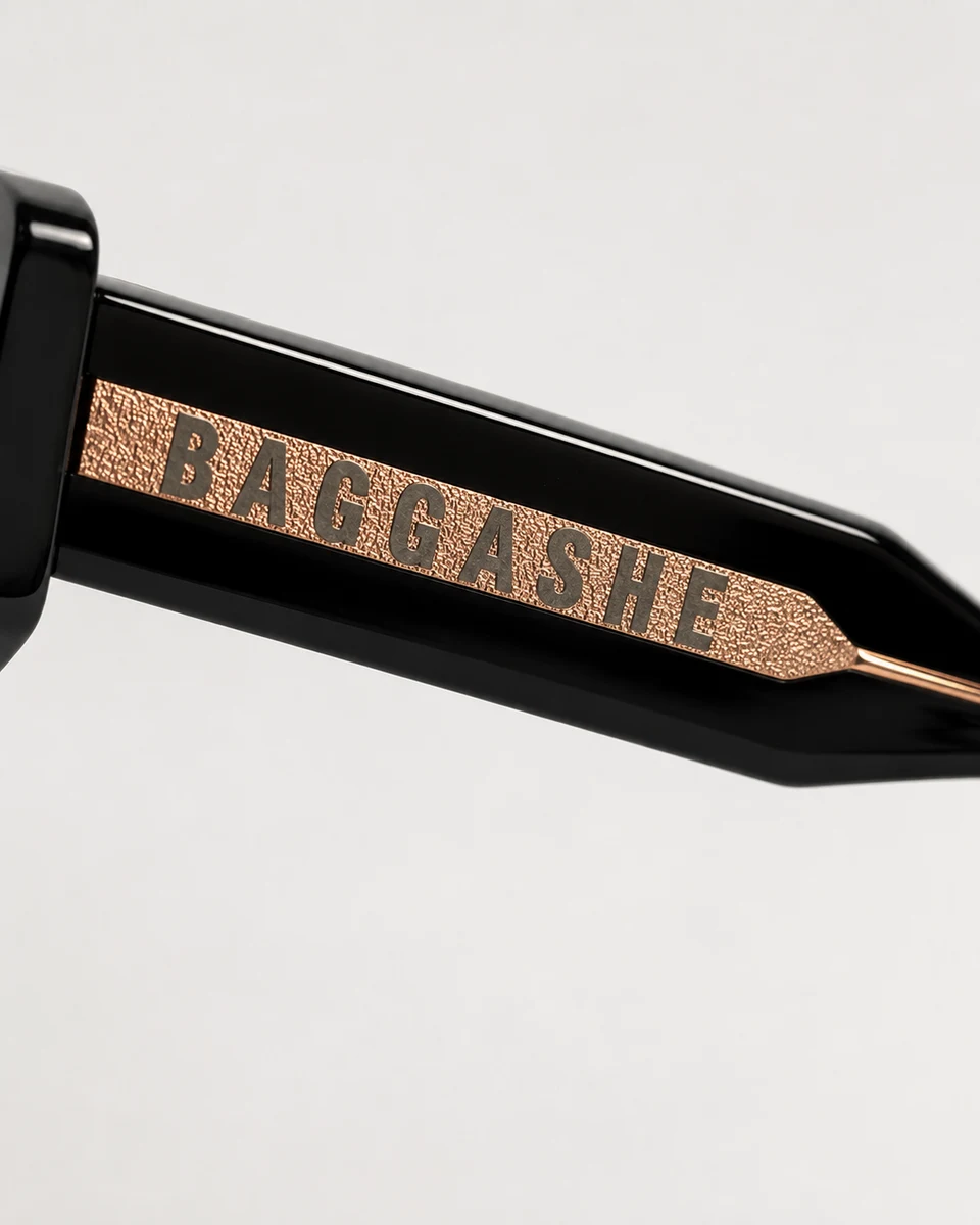 Baggashe Sunglasses Black view 3