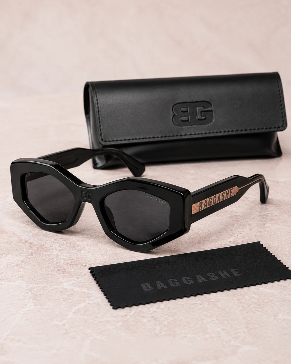 Baggashe Sunglasses Black view 4